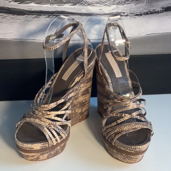 BCBG Max Azria Laurol Tan Leather Snakeskin Platform Strappy Wedge Sandal Sz 8.5 - Picture 1 of 12